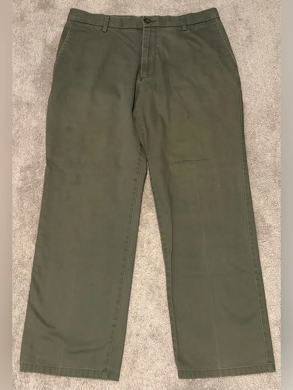 Dockers Men’s Size 34x30 Green Khaki Flat Front Straight Fit Preppy Pants